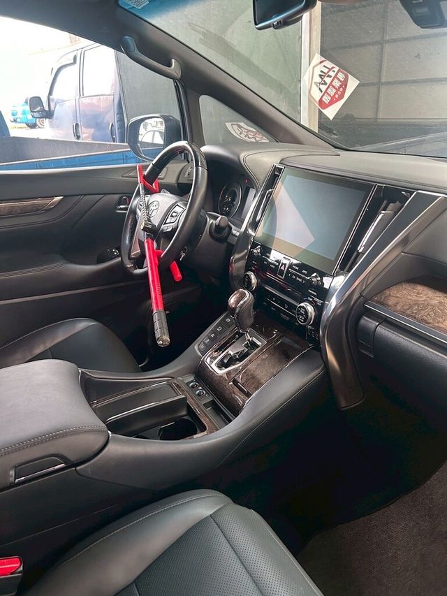 TOYOTA豐田 ALPHARD  第4張相片