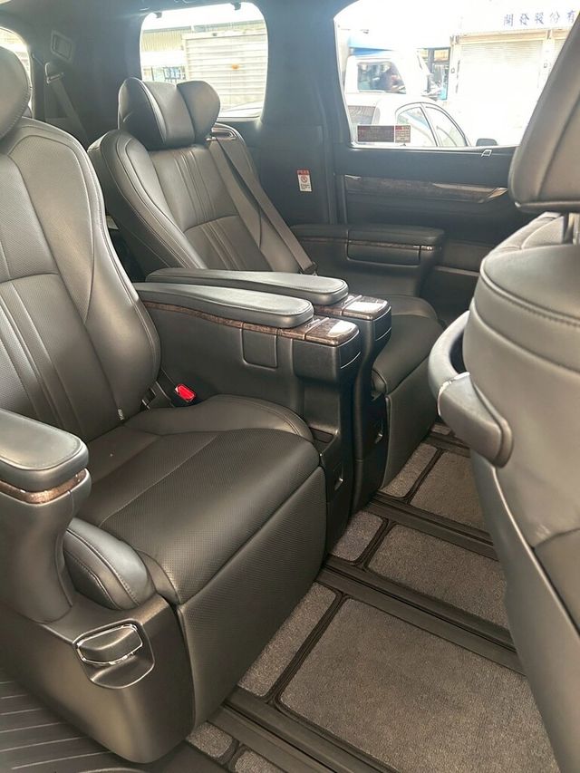 TOYOTA豐田 ALPHARD  第6張相片