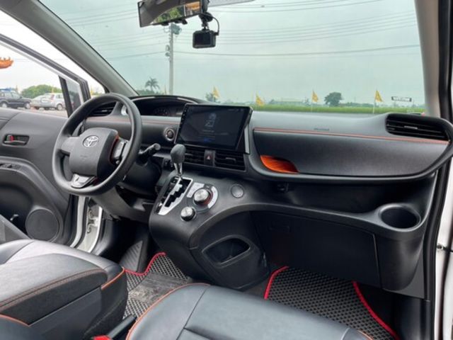TOYOTA豐田 SIENTA  第8張相片