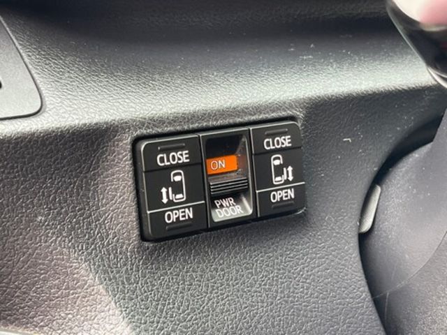 TOYOTA豐田 SIENTA  第17張相片