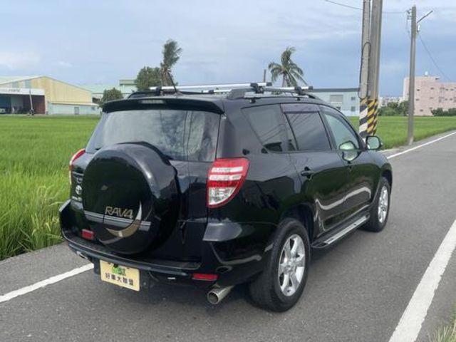 TOYOTA豐田 RAV4  第2張相片