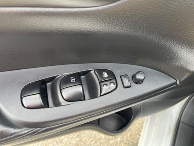 NISSAN日產 TIIDA  第12張相片
