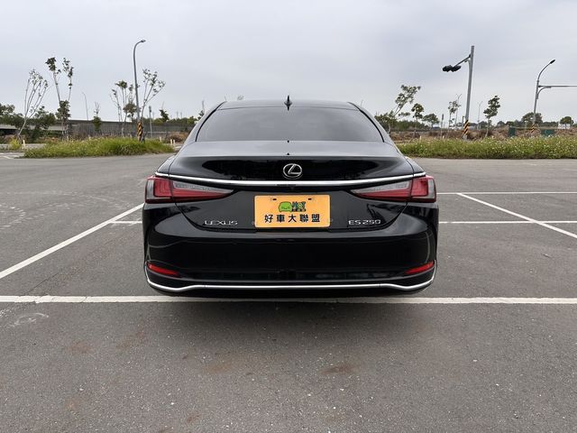 LEXUS凌志 ES250  第4張相片