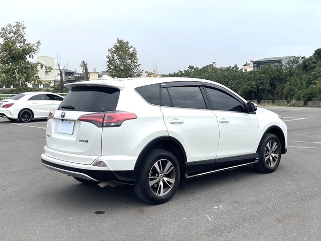 TOYOTA豐田 RAV4  第27張相片