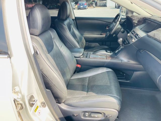 LEXUS凌志 RX450H  第13張相片