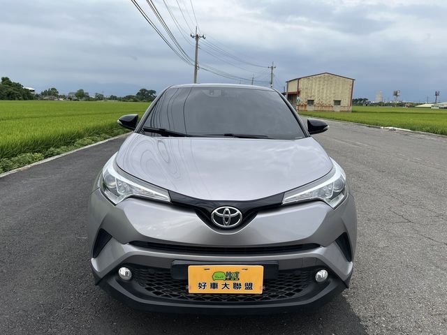 TOYOTA豐田 C-HR  第2張相片