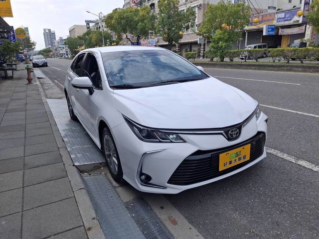 TOYOTA豐田 ALTIS  第2張相片