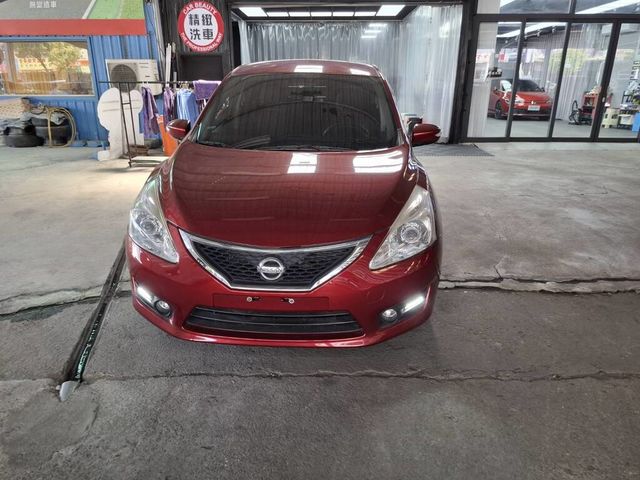 NISSAN日產 TIIDA  第2張相片