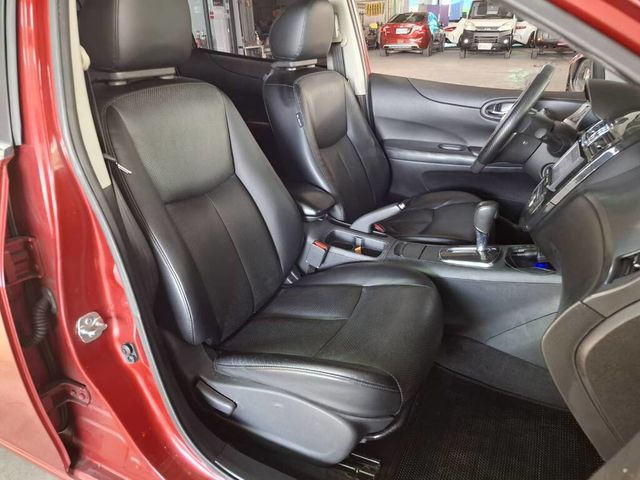 NISSAN日產 TIIDA  第7張相片