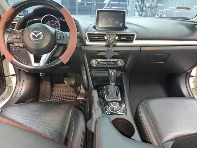 MAZDA馬自達 MAZDA 3  第9張相片
