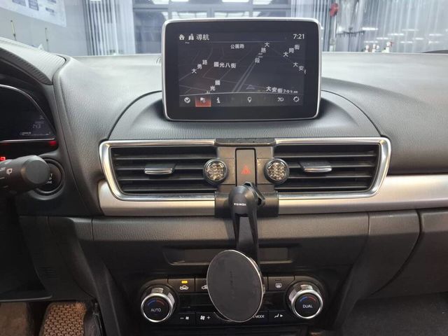 MAZDA馬自達 MAZDA 3  第12張相片