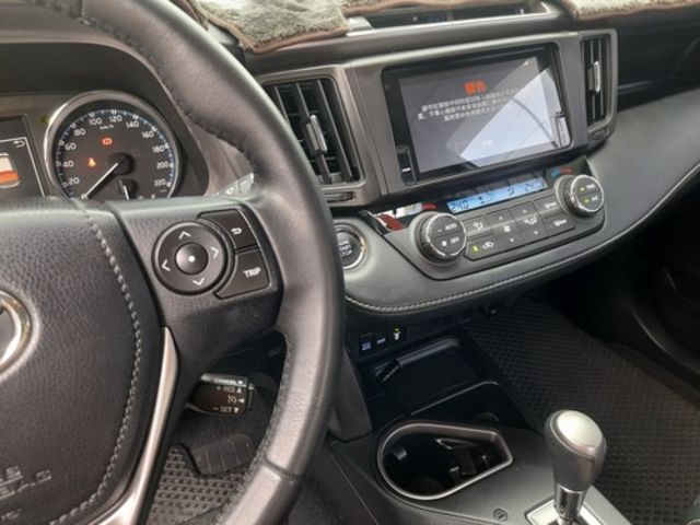 TOYOTA豐田 RAV4  第8張相片