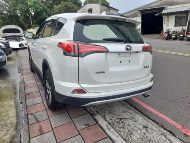 TOYOTA豐田 RAV4  第11張相片