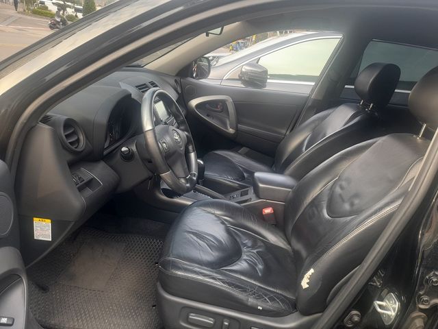 TOYOTA豐田 RAV4  第15張相片