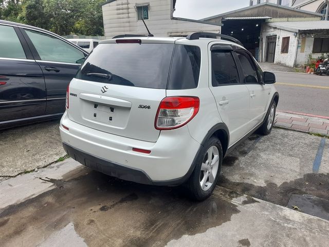 SUZUKI鈴木 SX4  第2張相片