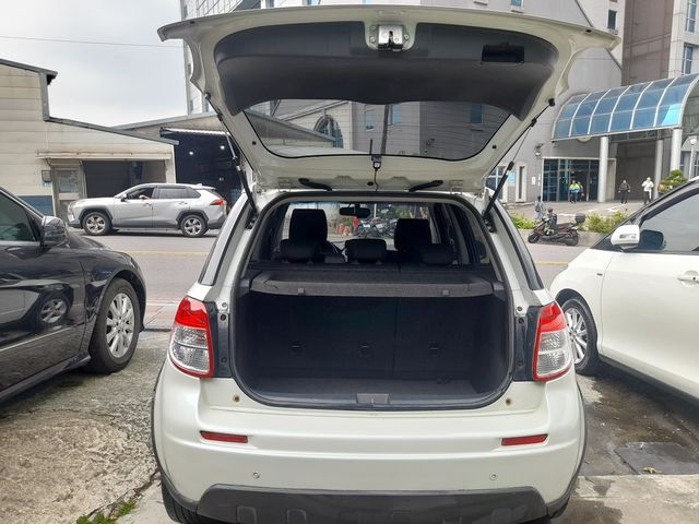 SUZUKI鈴木 SX4  第7張相片