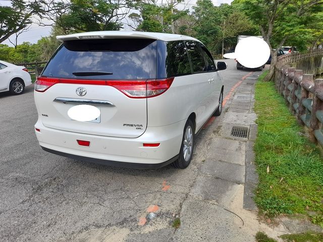 TOYOTA豐田 PREVIA  第2張相片