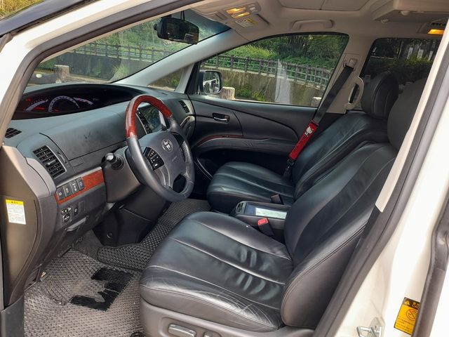 TOYOTA豐田 PREVIA  第7張相片
