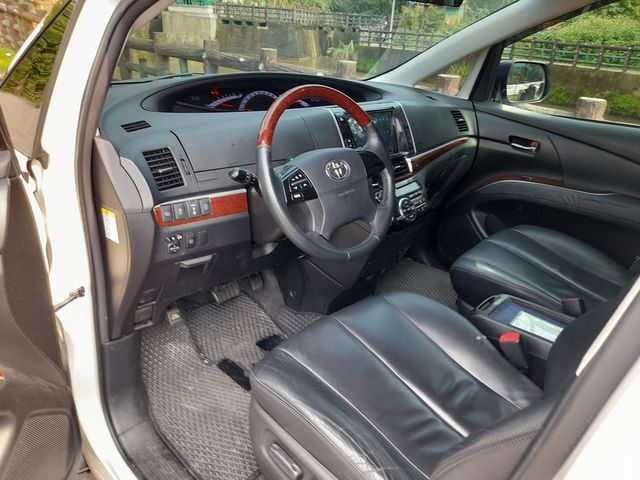 TOYOTA豐田 PREVIA  第8張相片