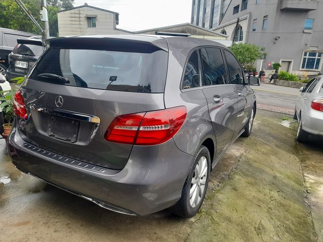 M-BENZ賓士 B180  第2張相片
