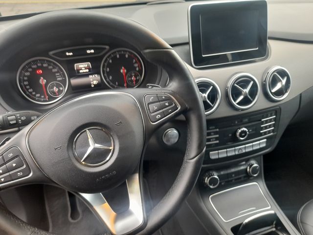 M-BENZ賓士 B180  第13張相片