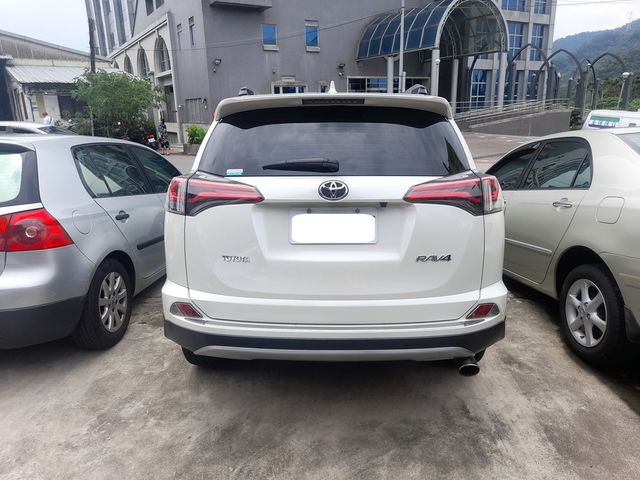 TOYOTA豐田 RAV4  第4張相片