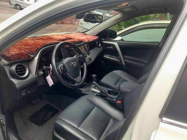 TOYOTA豐田 RAV4  第9張相片