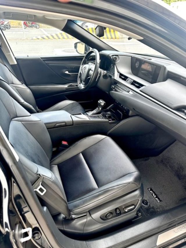 LEXUS凌志 ES250  第10張相片