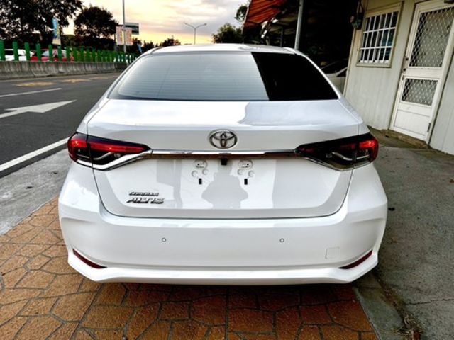 TOYOTA豐田 ALTIS  第3張相片