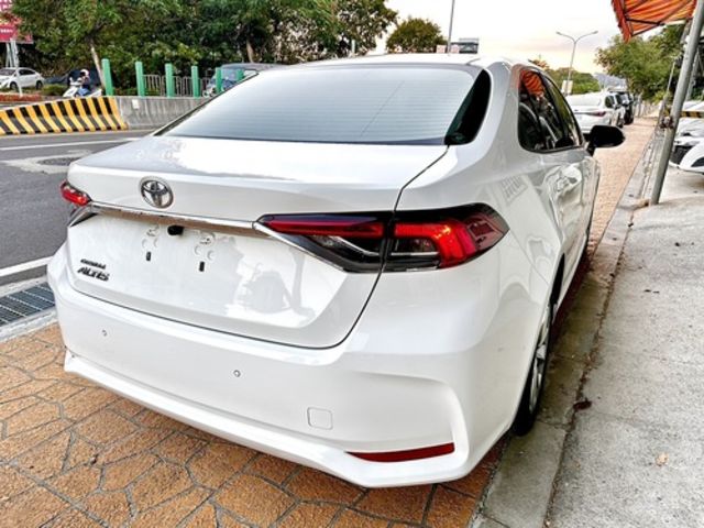 TOYOTA豐田 ALTIS  第4張相片