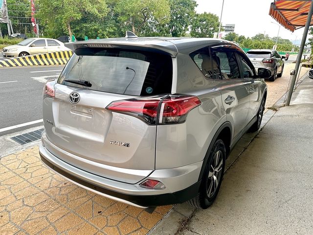 TOYOTA豐田 RAV4  第4張相片