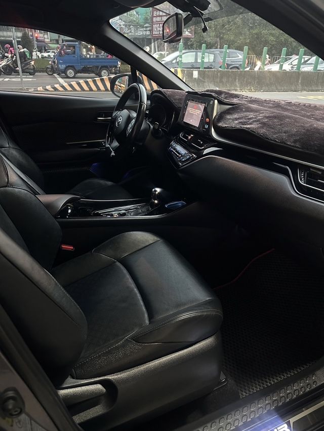 TOYOTA豐田 C-HR  第11張相片