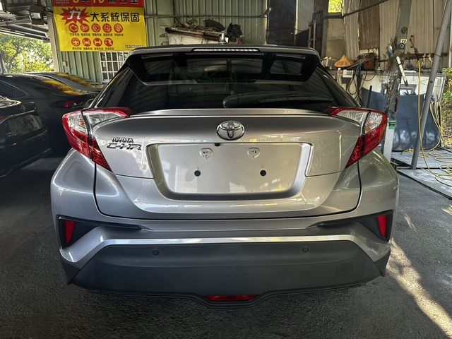 TOYOTA豐田 C-HR  第2張相片