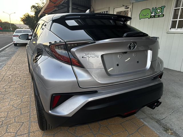 TOYOTA豐田 C-HR  第4張相片