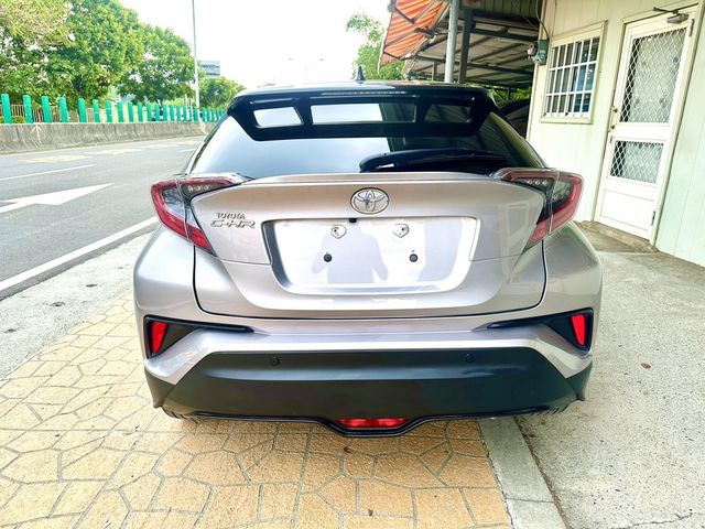 TOYOTA豐田 C-HR  第3張相片