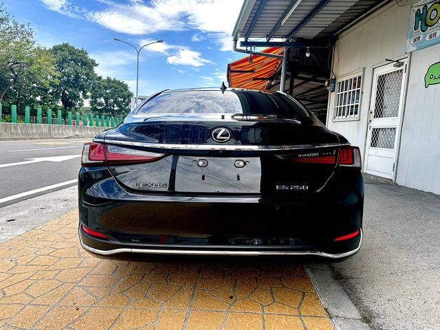 LEXUS凌志 ES200  第13張相片