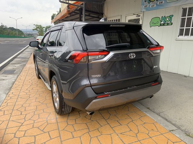 TOYOTA豐田 RAV4  第2張相片
