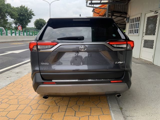 TOYOTA豐田 RAV4  第3張相片