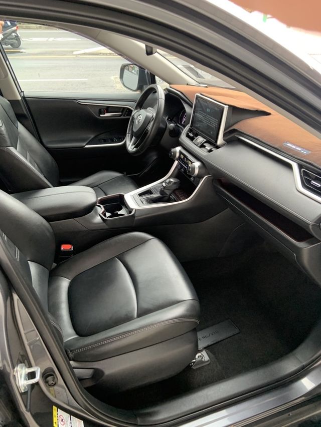 TOYOTA豐田 RAV4  第10張相片