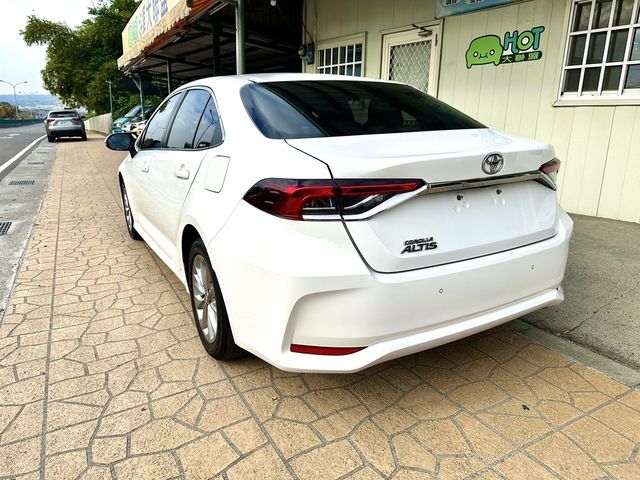 TOYOTA豐田 ALTIS  第3張相片
