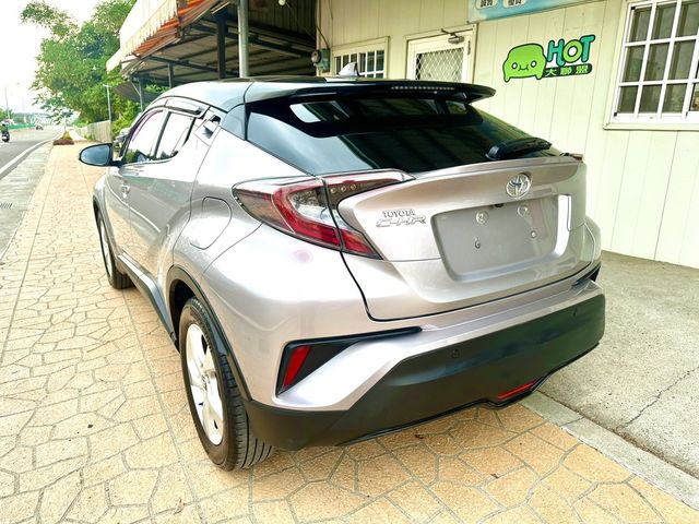 TOYOTA豐田 C-HR  第2張相片