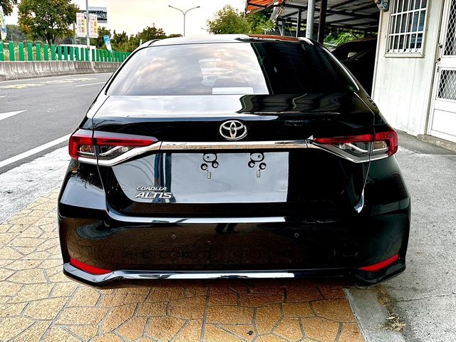 TOYOTA豐田 ALTIS  第3張相片