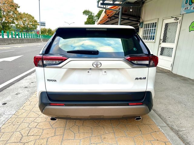 TOYOTA豐田 RAV4  第3張相片