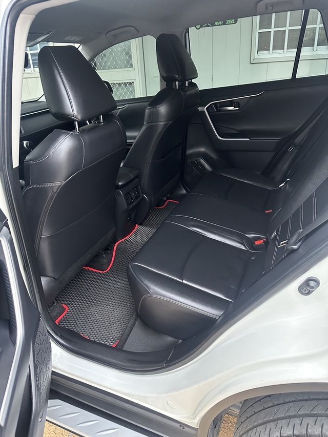 TOYOTA豐田 RAV4  第8張相片
