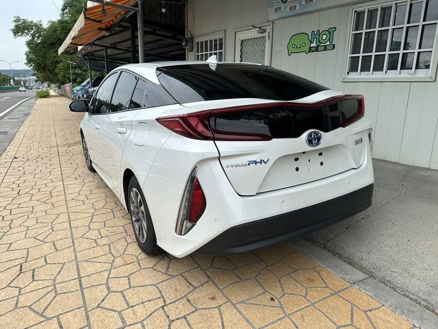 TOYOTA豐田 PRIUS PHV  第2張相片