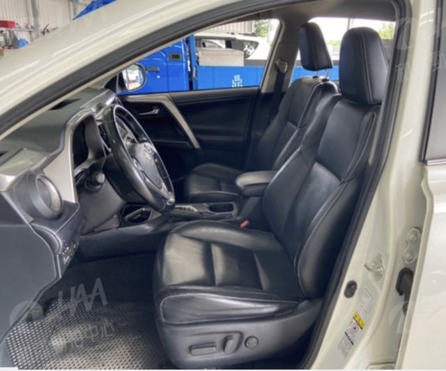 TOYOTA豐田 RAV4  第3張相片