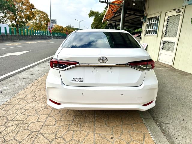 TOYOTA豐田 ALTIS  第3張相片