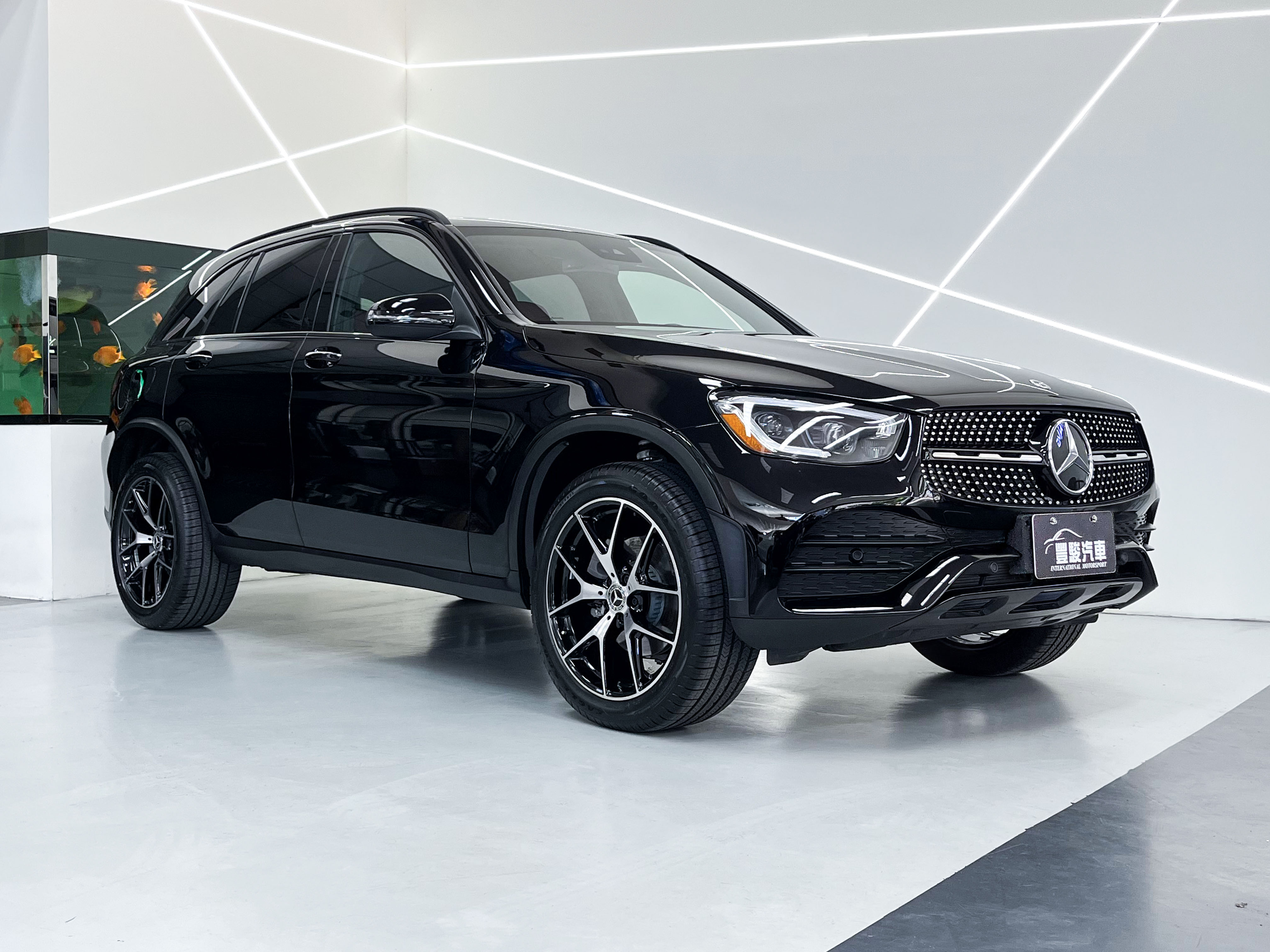 豐駿樹林北大國際店-全新GLC300 AMG 4MATIC.夜色.多光束4MATIC#1387  第1張相片