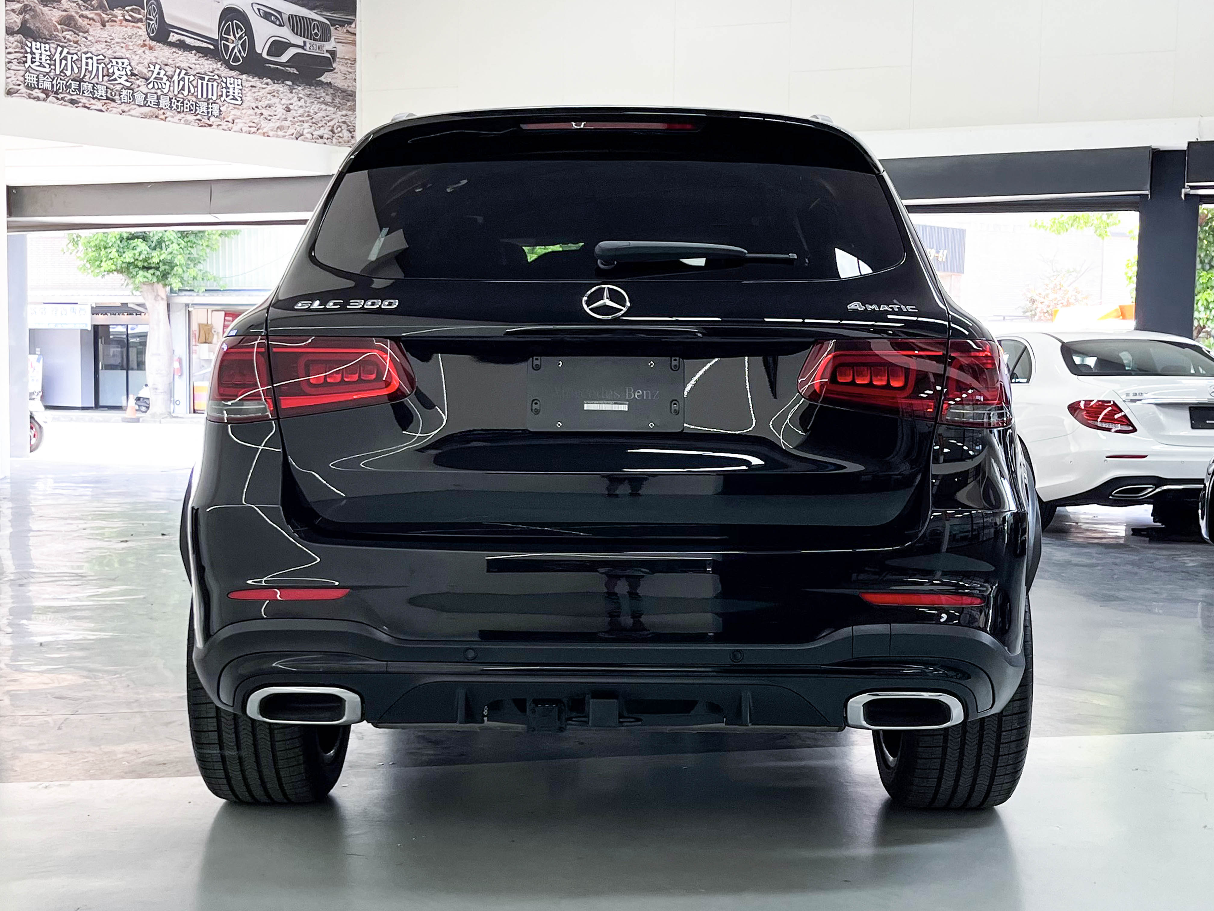 豐駿樹林北大國際店-全新GLC300 AMG 4MATIC.夜色.多光束4MATIC#1387  第5張相片