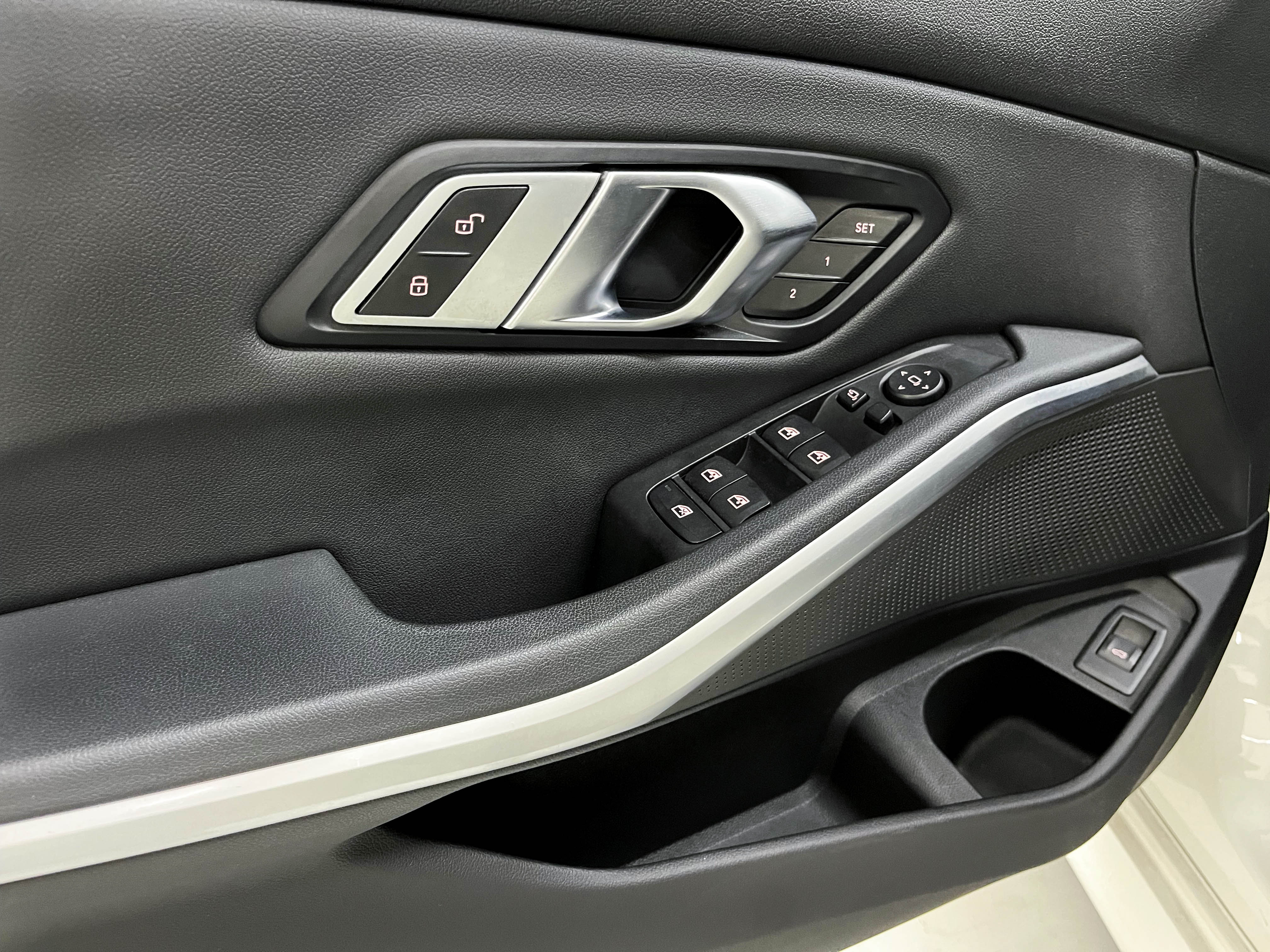 豐駿樹林北大國際店-BMW 330i.M-Sport套件.免鑰匙.大天窗#8311  第10張相片